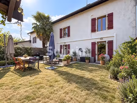maison de village t6 de 137m2 sur terrain 204m2!