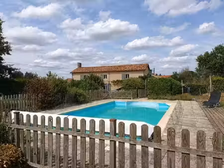 vente maison 5 pièces 193 m² charroux (86250)