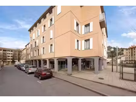 location commerce 101 m² à avignon (84000)