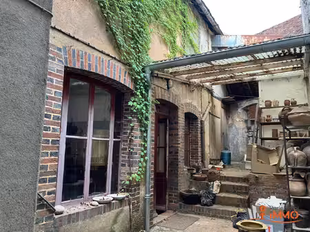 maison de village avec cour et local commercial