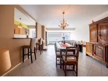 appartement à louer avec terrasse et 2 chambres   charleroi (vbe64036)