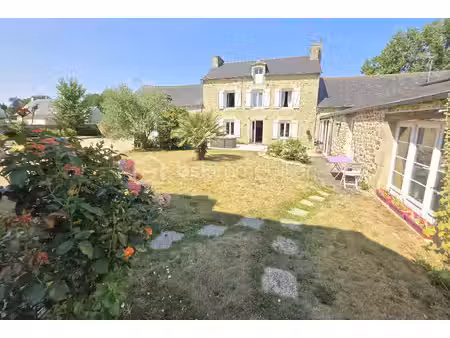 maison de 212 50 m² à aucaleuc