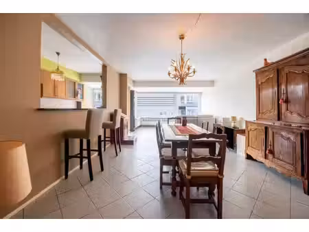 superbe appartement 2 chambres avec balcon au 8ᵉ étage