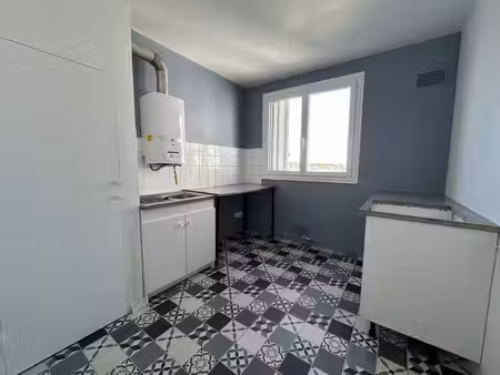 a louer - appartement f2 de 48.45m² avec cave - maromme la maine