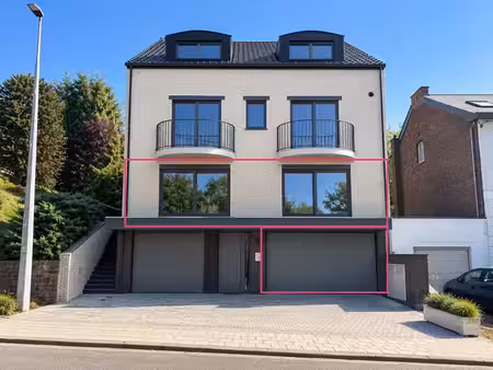 1er etage - 2ch. - terrasse - jardin - cave - garage 2 voit.