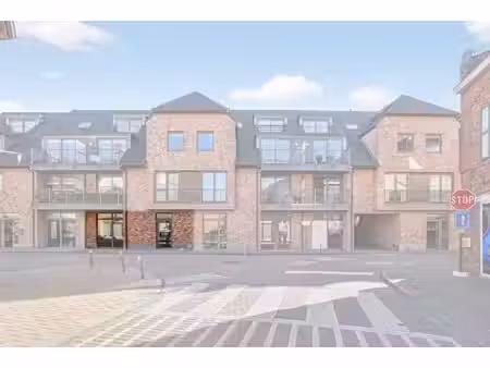 casco handelsruimte met garage in het centrum van oostroz...