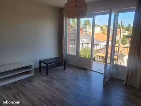 t2 à vendre côte pavée
