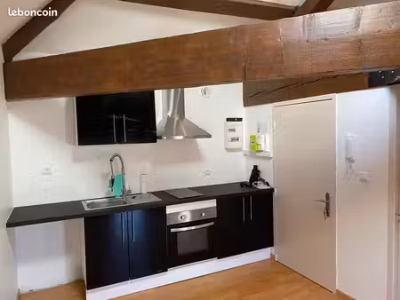 vaulx-en-velin village – loft rénové avec mezzanine  cave et parking privé