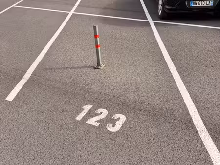 place de parking à louer - creil  proche gare