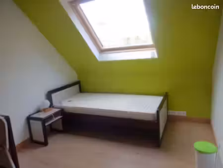 loue chambre meublée