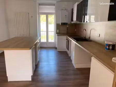 loue très beau f4