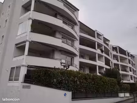 appartement t4 84 m² très bon standing à proximité clinique pasteur