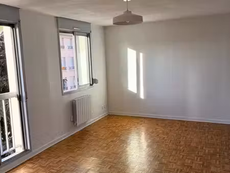 loue t1bis secteur monplaisir / rockfeller