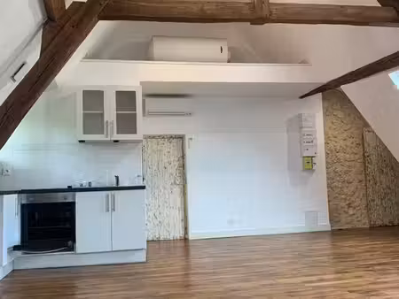 t2 bis non meublé atypique plein cœur de ville