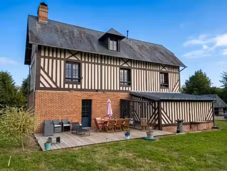 charmante maison normande à colombages — bonneville-la-louvet