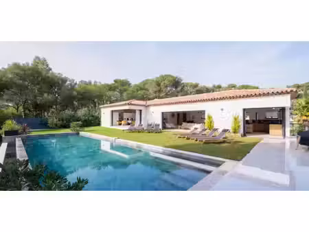 villa avec piscine et terrasse nord - cavalaire-sur-mer (83)