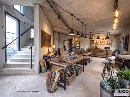 bordeaux bastide niel- local commercial duplex 208m² libre et brut + 1 parking