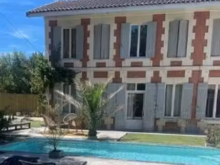 belle et vaste maison de maître au calme