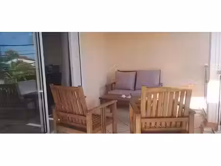 location meublée appartement 2 pièces 48.5 m² à le moule (97160)  870 €