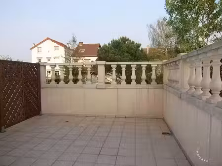location appartement 2 pièces 38 m² à massy (91300)  890 €