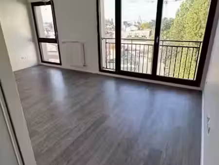 location appartement 1 pièce 34 m² à villejuif (94800)  760 €