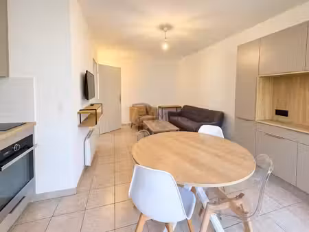 location meublée appartement 2 pièces 37.04 m² à aix-en-provence (13090)  940 €