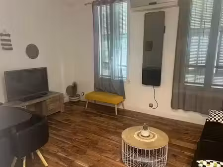 location meublée appartement 2 pièces 45 m² à nice (06000)  1 075 €