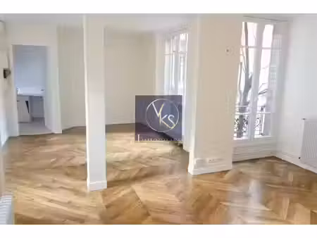 location appartement 4 pièces 78 m² à paris 17ème (75017)  2 749 €