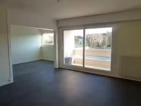 location appartement 2 pièces à la roche-sur-yon centre ville (85000) : à louer 2 pièces /