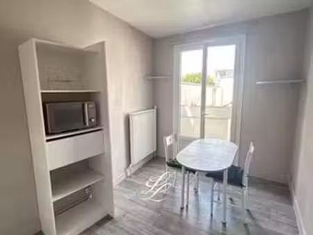 location appartement 2 pièces meublé à écommoy (72220) : à louer 2 pièces meublé / 29m² éc