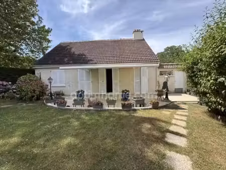limours – maison familiale 140 m² •4/5 chambres; jardin 610 m² • dépendance 20 m² • garage