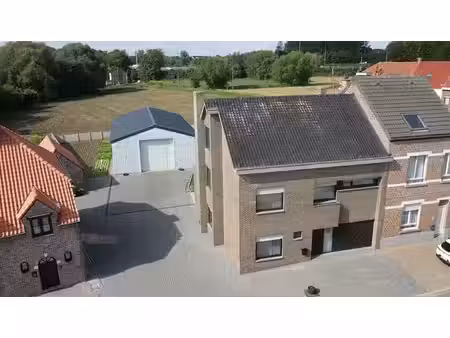 maison de caractère au fort potentiel avec depot!
