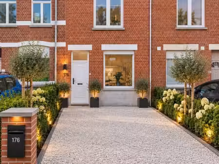 te renoveren  centraal gelegen woning met 2 slaapkamers (...