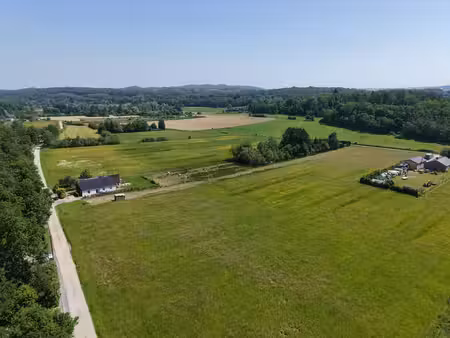 terrain plat bien orienté au calme