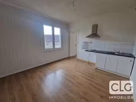 location appartement 2 pièces à pont-l'abbé (29120) : à louer 2 pièces / 28m² pont-l'abbé
