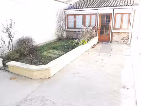 amiens sud amiénoise t4 de 83m2 avec cour et garage