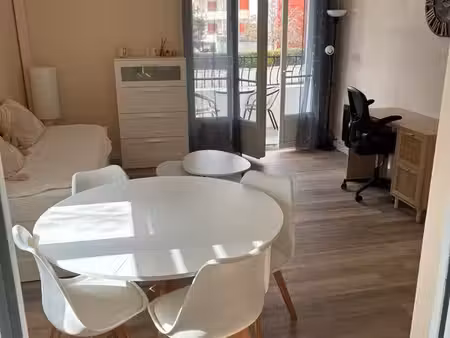 studio meuble 25m2 + balcon