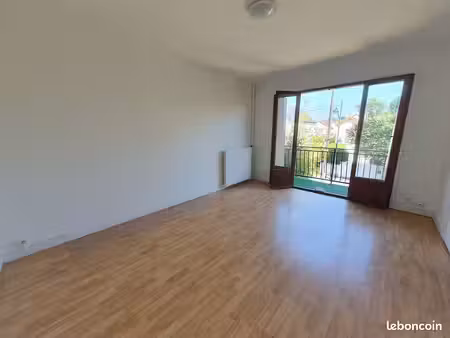 appartement 3 pièces avec balcon