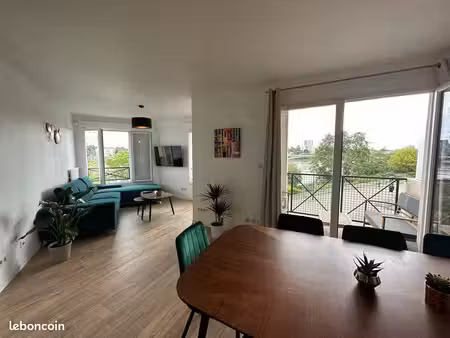 t5 meublé 95 m² – île de nantes / beaulieu – vue exceptionnelle sur la loire