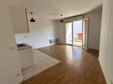t2 de 44 m² avec grande terrasse de 12 m²