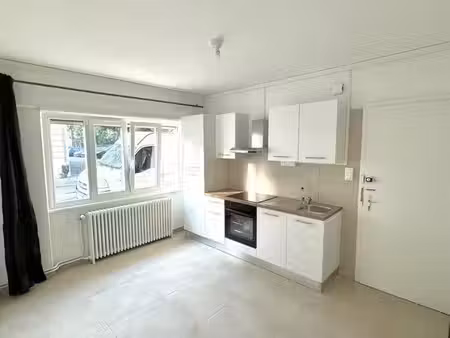 appartement grand f1 / 30 m2 rénové à neuf / cuisine équipée / charges comprises