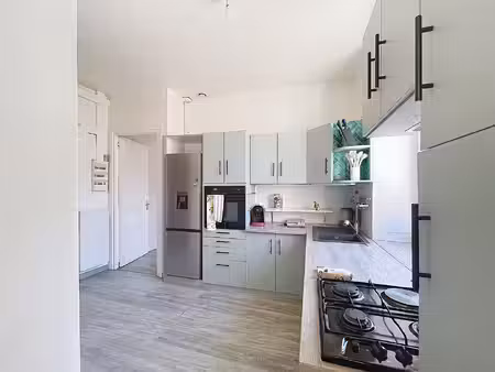 à vendre ? appartement 82 m2 avec grande terrasse à craponne-sur-arzon