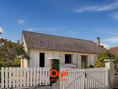 vente maison 3 pièces 75.5 m² à montmarault (03390)  88 000 €