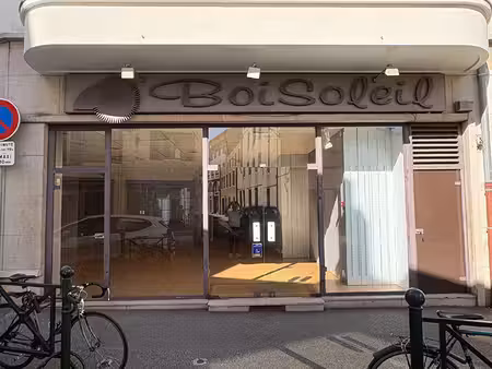 bourg local commercial 104 m²