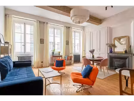 magnifique appartement bourgeois entièrement rénové dans le quartier grôlée