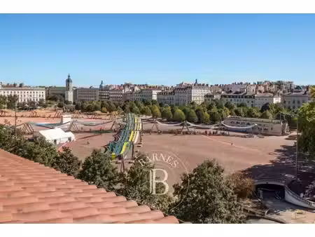 exclusivite - bellecour - dernier étage appartement de 51 31m² - 1 chambre