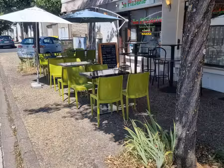 fonds de commerce de 90 000 € + murs de 70 000 € - ensemble