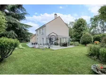maison chevry cossigny 8 pièce(s) 191.93 m2