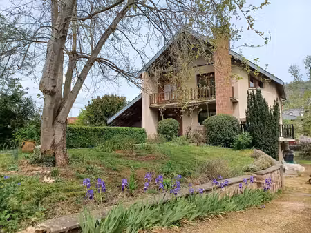 marcillac vallon grande maison t5 avec piscine sur 1611 m² de t
