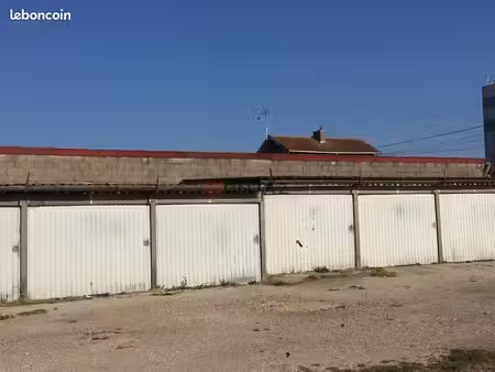parking/box 15 m² la ferté-gaucher